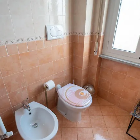 Sea View Retreat - Steps From Center