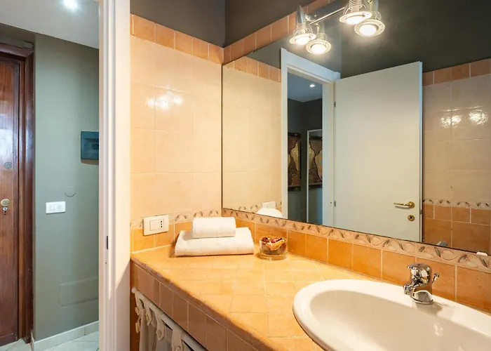 Guesthost - Sea View Retreat - Steps From Center Apartmán *