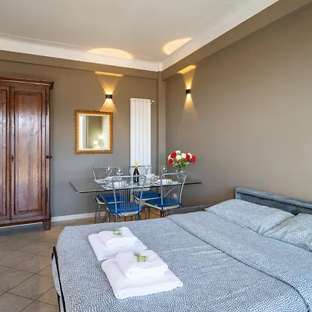 Apartment Guesthost - Sea View Retreat - Steps From Center